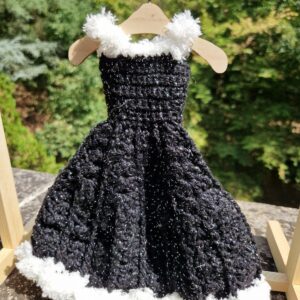 Robe longue et ample noire et blanche