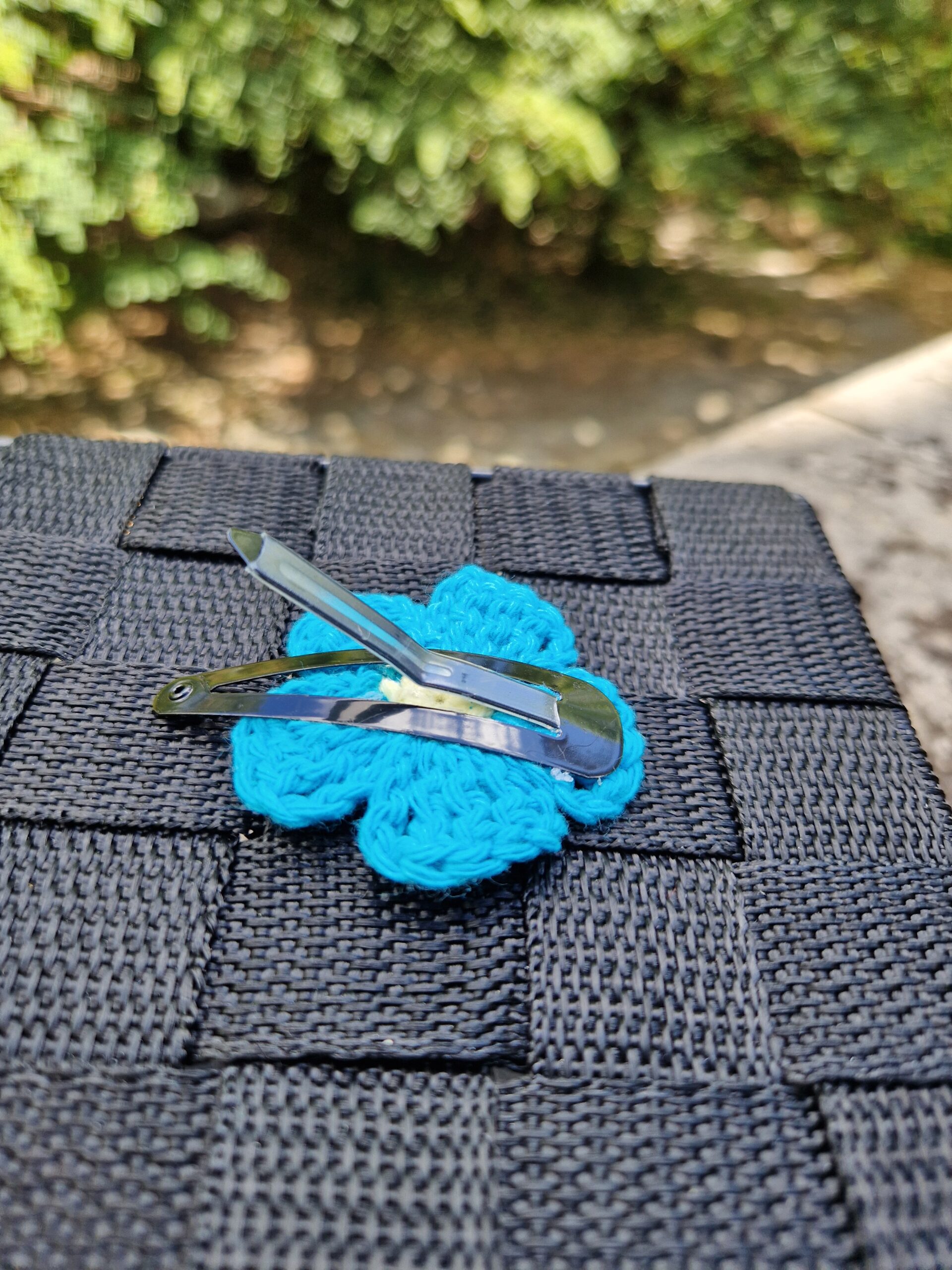 Lot de 2 barrettes « Marguerite bleue » – Image 3